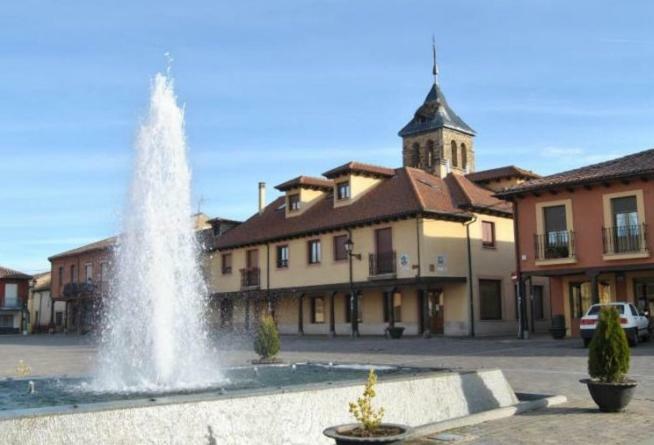 Mencia Villa Mansilla de las Mulas Exterior foto